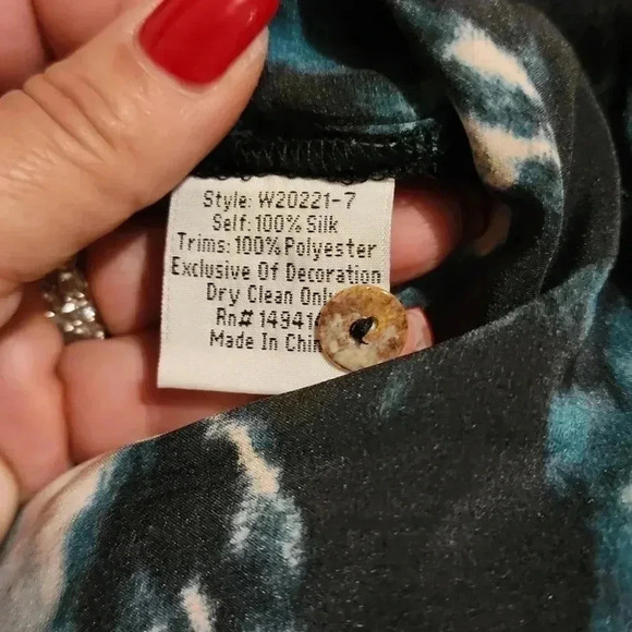 JOHNNY WAS SILK TUNIC - Picture 6 of 6